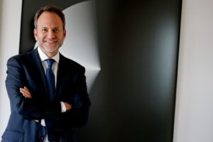 claudio magliona director asociado