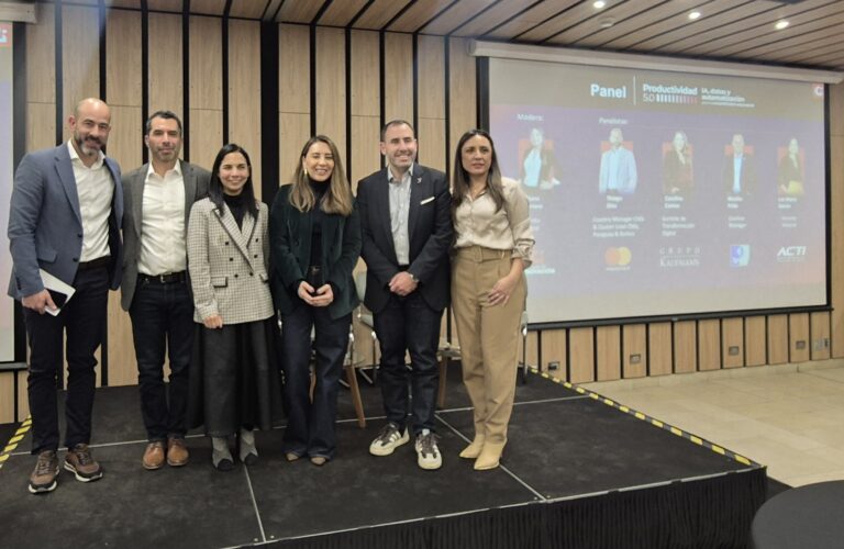 Productividad, IA y competitividad marcaron el debate en sesión organizada por Club de Innovación