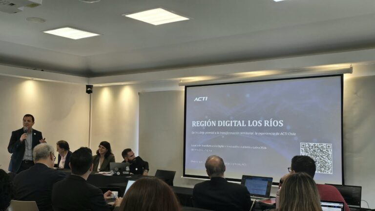 ACTI presenta en Montevideo modelo de transformación digital territorial desarrollado en Los Ríos